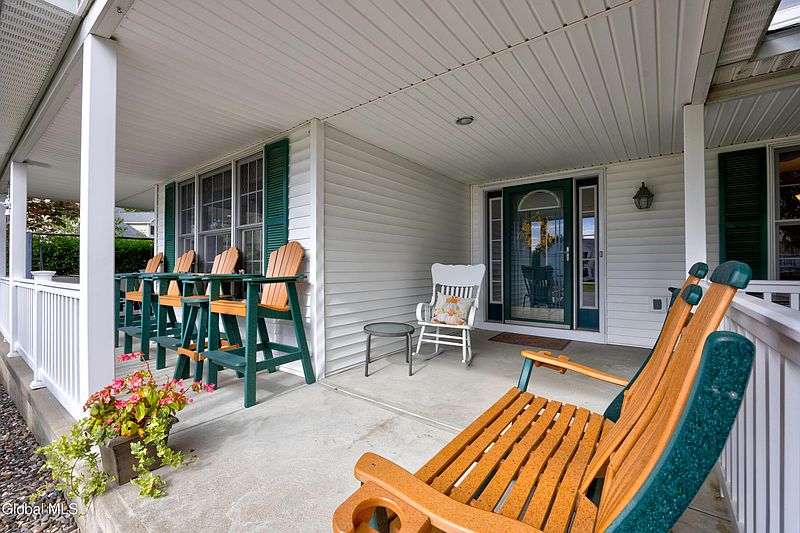 4th image of 11 Belleauwood Circle