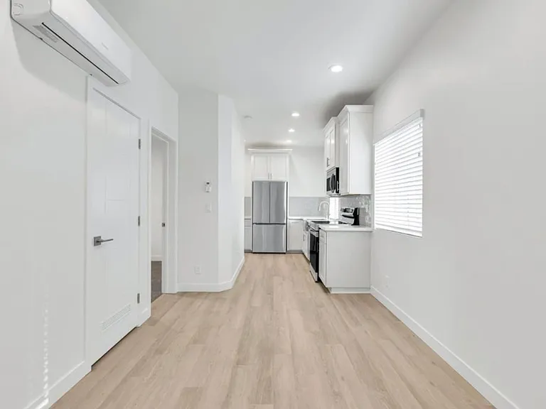 2 bedroom / 1 bath | Midtown Duplex Available Now — Photo 5