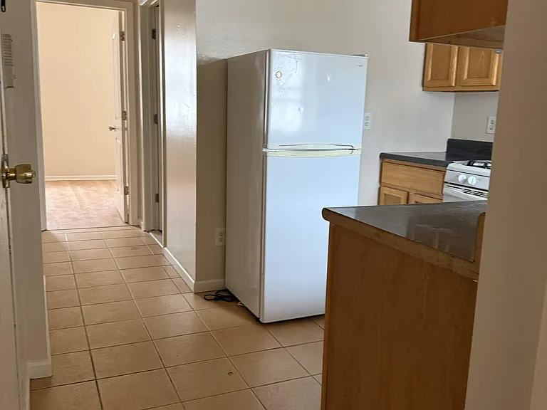 1118 Green St #2 — Photo 3