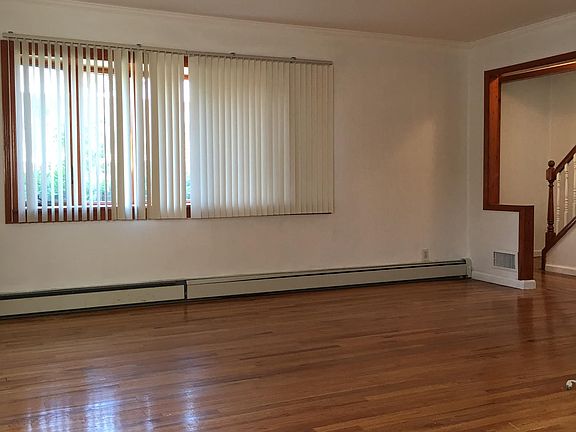 3rd image of 24904 82nd Ave #House