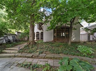 12655 Cedar Rd, Cleveland Heights, OH 44106