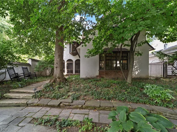 12655 Cedar Rd, Cleveland Heights, OH 44106