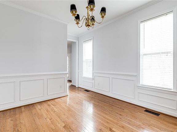 5th image of 6922 Staunton Ave