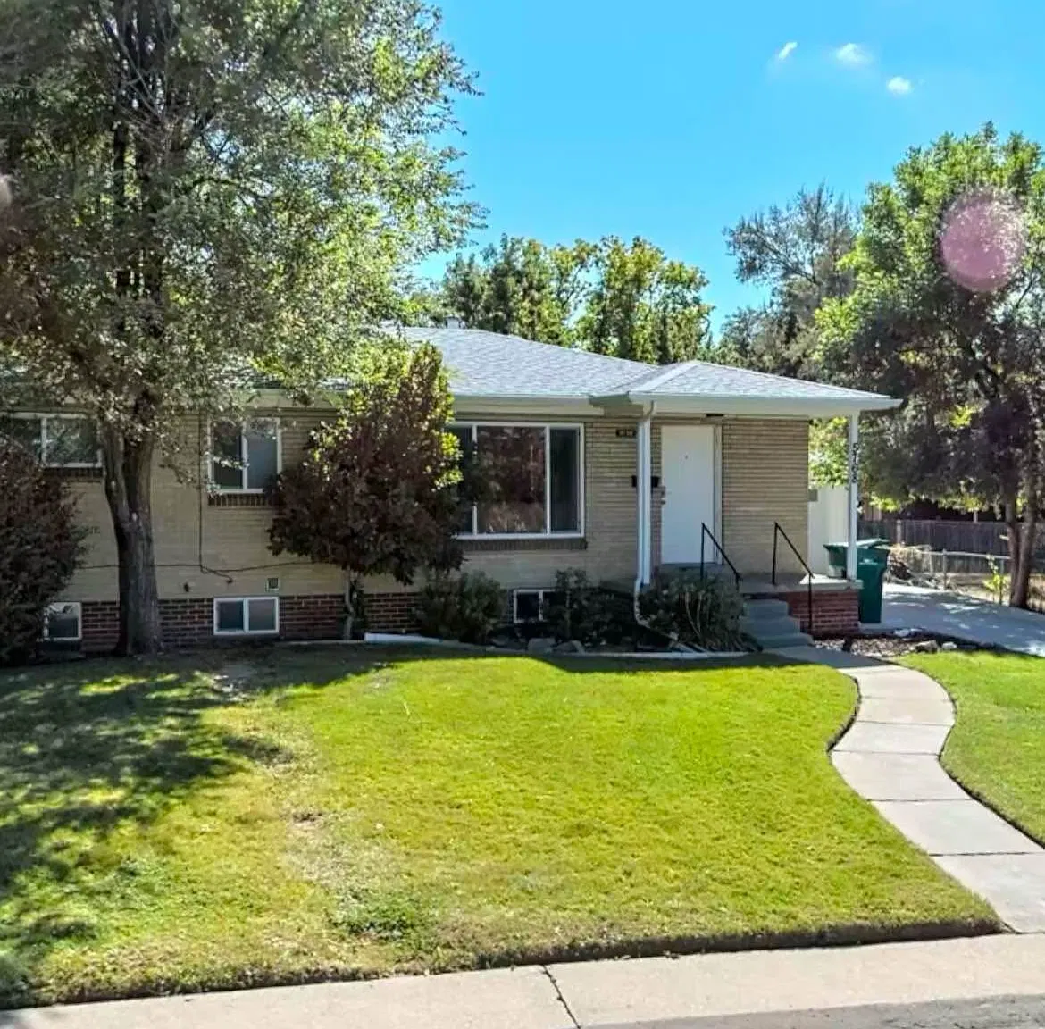 6 bed, 2042 sqft, $850 — Photo 1