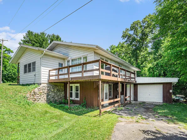 15645 Rich Ln, Hickory Corners, MI 49060