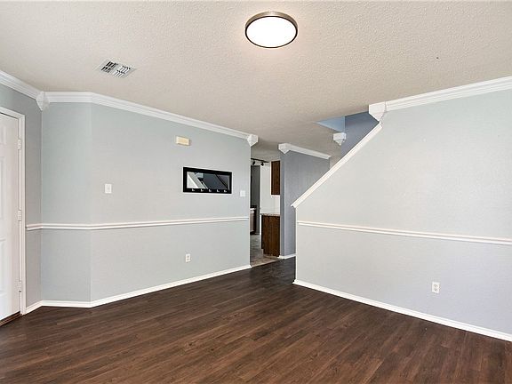 4th image of 4404 Statesman Ln