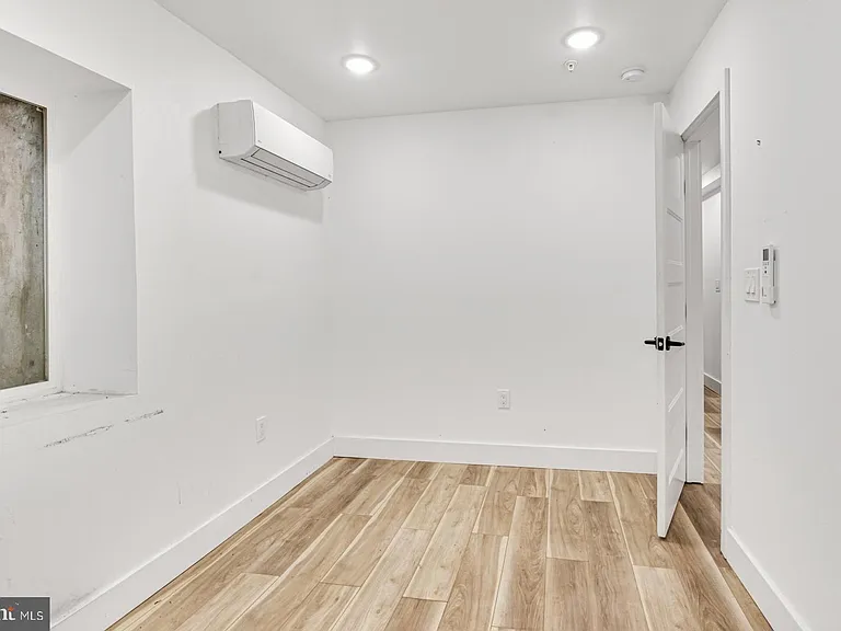 1153 N Front St #1R — Photo 22