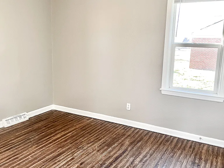 Meadowlark Apartments — Photo 16