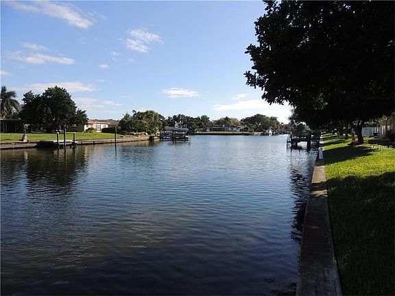 3rd image of 6687 Cape Hatteras Way NE APT 2