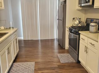 831 Orchid Ct APT B, Upland, CA 91786