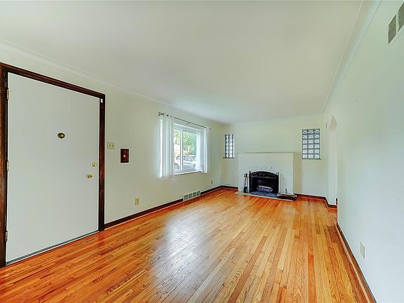 3rd image of 9909 Affton Pl