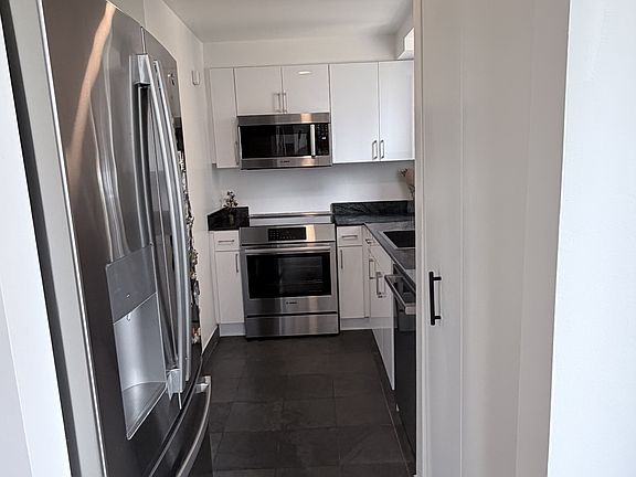 4th image of 308 E 38th St #19/20B