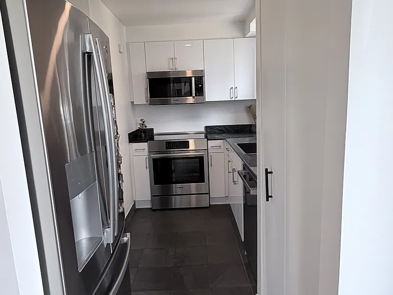 308 E 38th St #19/20B — Photo 4