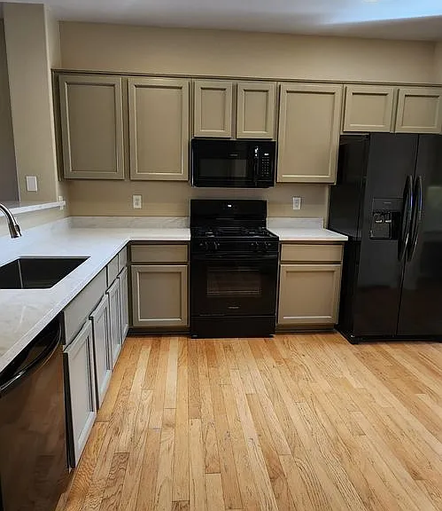 1561 Bonner Springs Dr — Photo 16