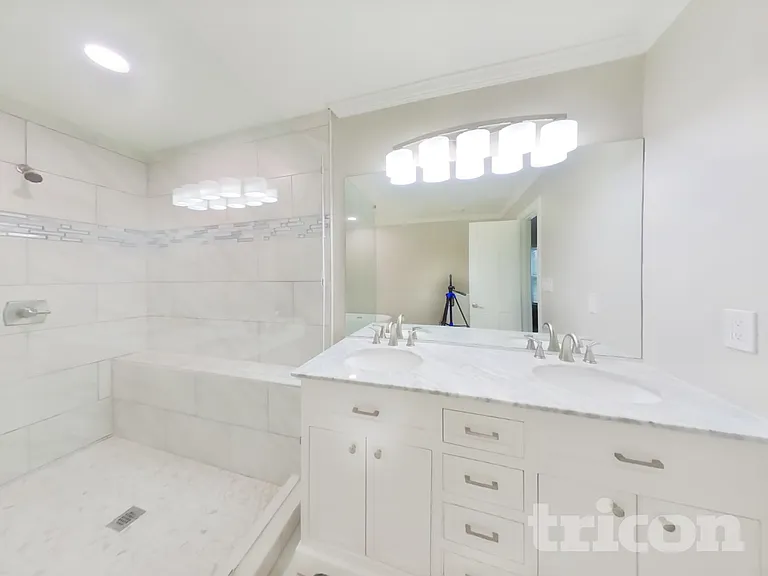 2501 Haybrook Ln — Photo 11