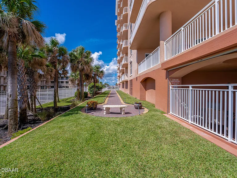 3245 Atlantic Ave #601 — Photo 42