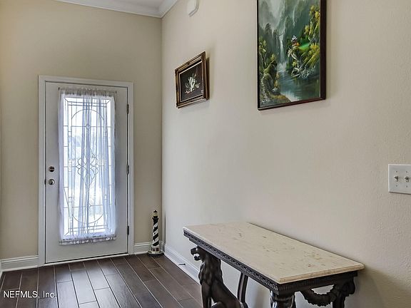 3rd image of 74 Soto St