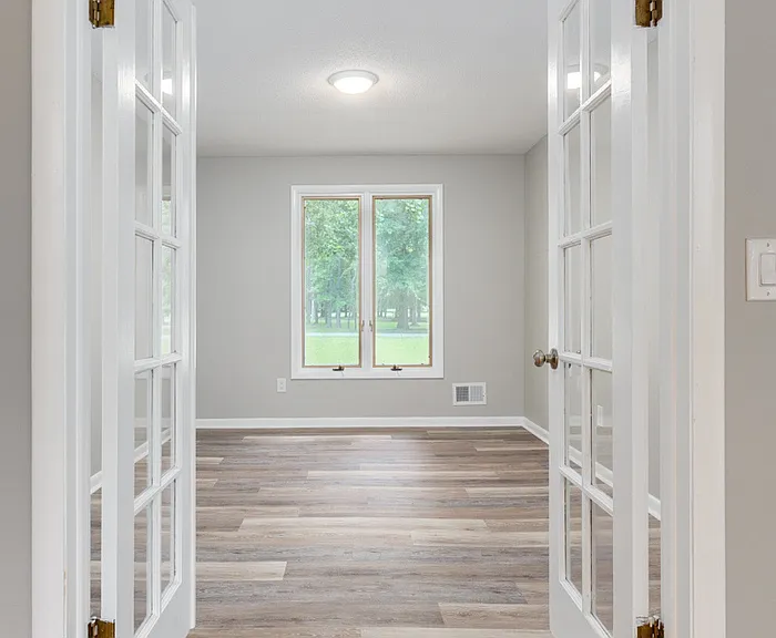 400 Derby Ln — Photo 18