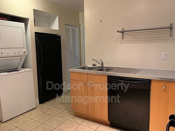 3rd image of 3007 Patterson Ave APT D