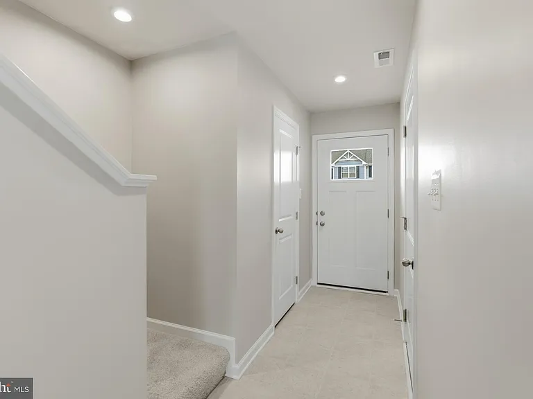 64 Dripping Spring Dr — Photo 7