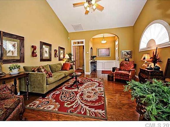 3rd image of 1199 Crown Vista Dr #122