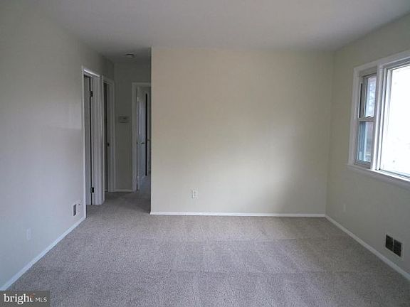 5th image of 8714 60th Ave