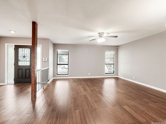 3rd image of 13807 WOODBREEZE ST