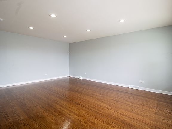 5th image of 408 Bensley Ave
