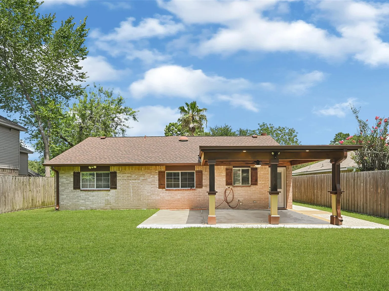 3 bed, 2.0 bath, 1220 sqft, $1,800 — Photo 4