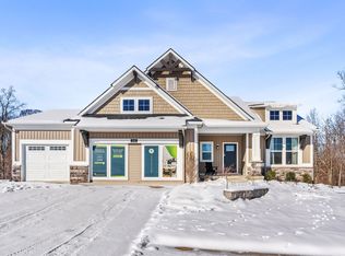 3105 Hollace Dr, Jenison, MI 49428