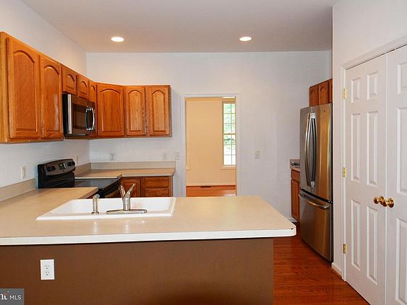 Kitchen w/New Appliances