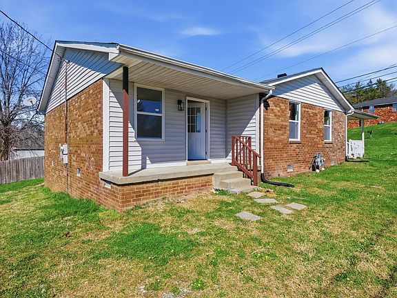3rd image of 1302 Bellshire Terrace Dr