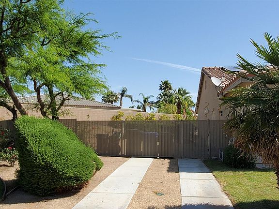 4th image of 990 Vista Dunes