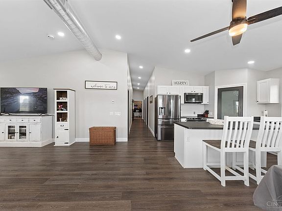 3rd image of 104 Hopi Dr
