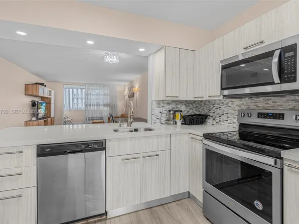 609 NE 14th Ave APT 603, Hallandale Beach, FL 33009