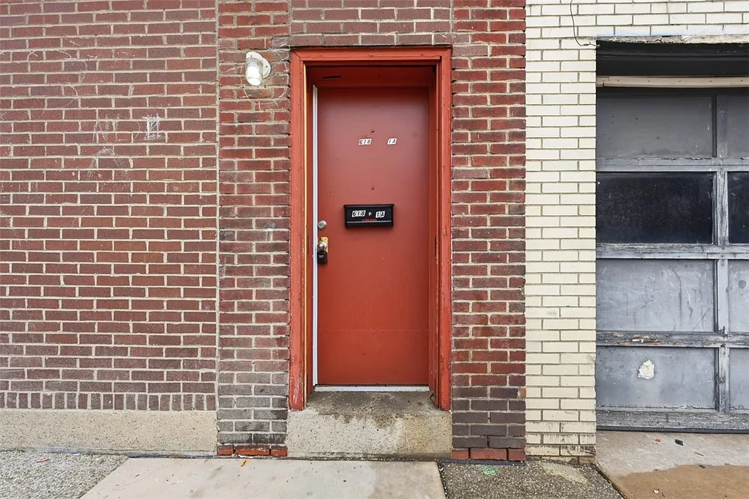 618 Broadway Ave photo 1