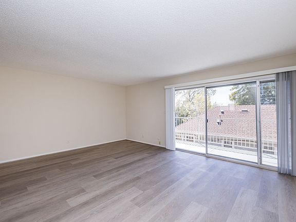 5th image of 472 Jean St #7