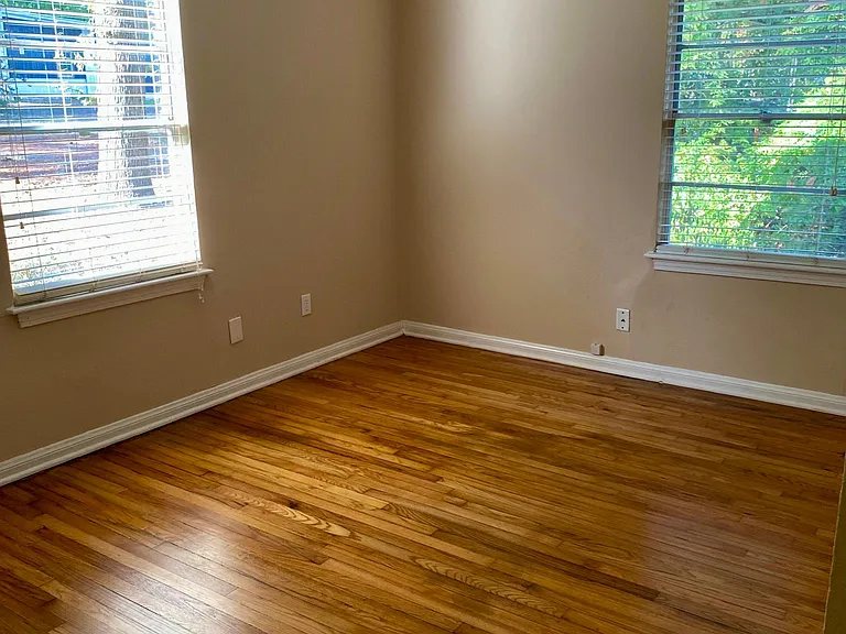 1107 Callahan Ave — Photo 7