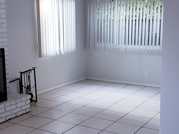 4th image of 679 Earlham St APT 1