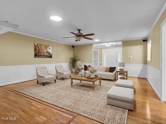 3rd image of 2514 Hickory Street