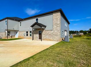 238 Beau Claire Cir, Byron, GA 31008