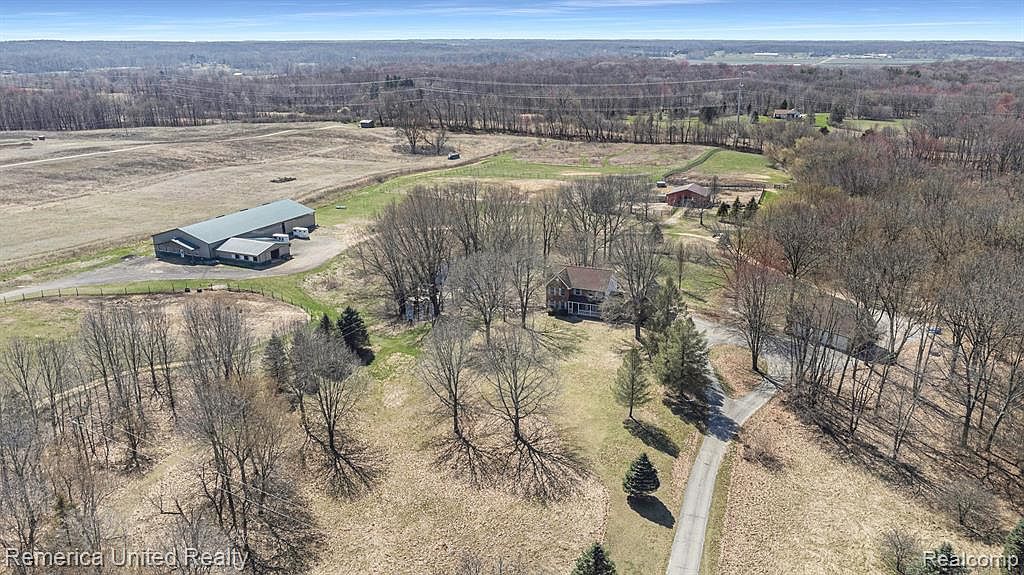 5600 Pingree Rd, Howell, MI 48843 MLS 20230027768 Zillow