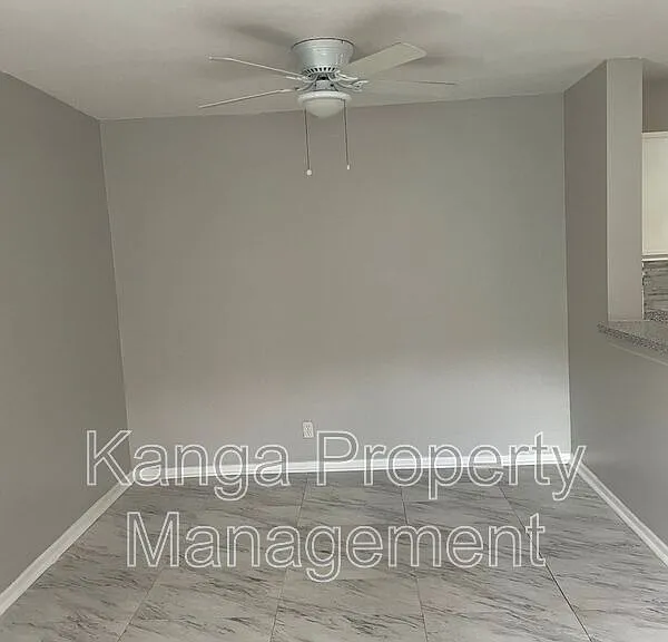 11425 NW 35th St — Photo 3