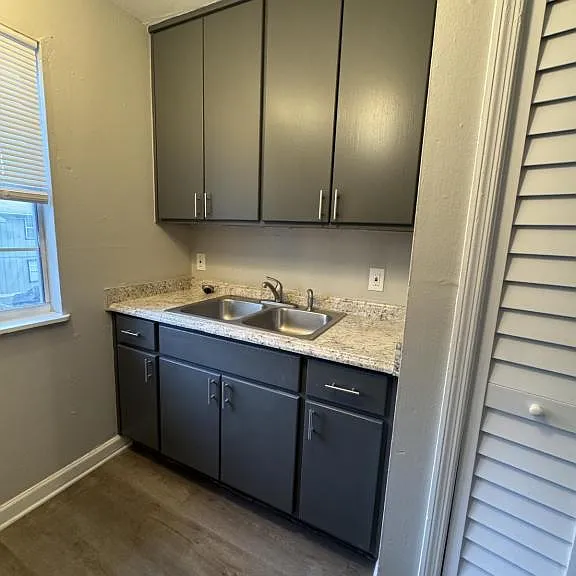 2115 Pasco St #B — Photo 3