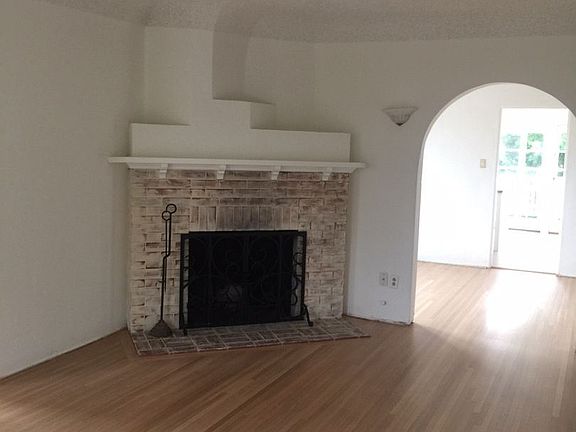 4th image of 1151 W 10th St