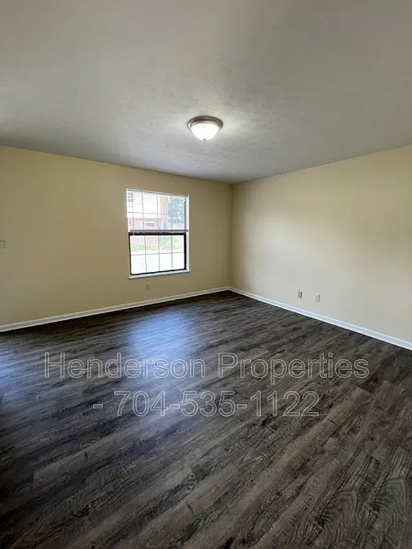 2 bed, 1.5 bath, $950 — Photo 4