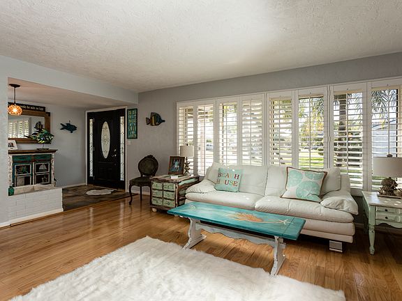 5th image of 1487 50th Ave NE