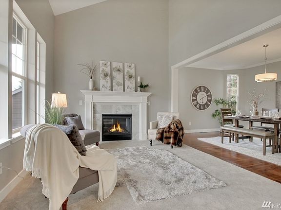 Formal living Room Off Entry