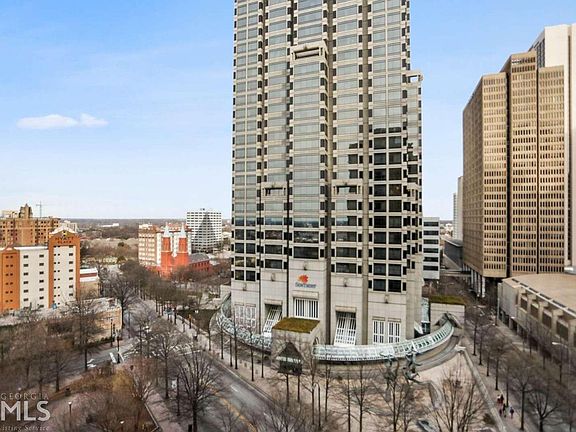 4th image of 300 Peachtree St NE APT 11I