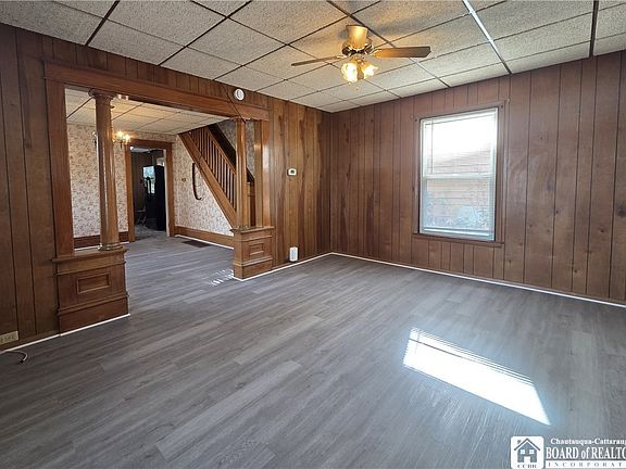 4th image of 123 Sampson St